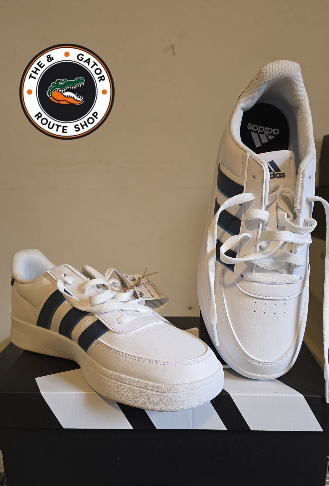 Adidas Blanco franjas azul marino IE5251